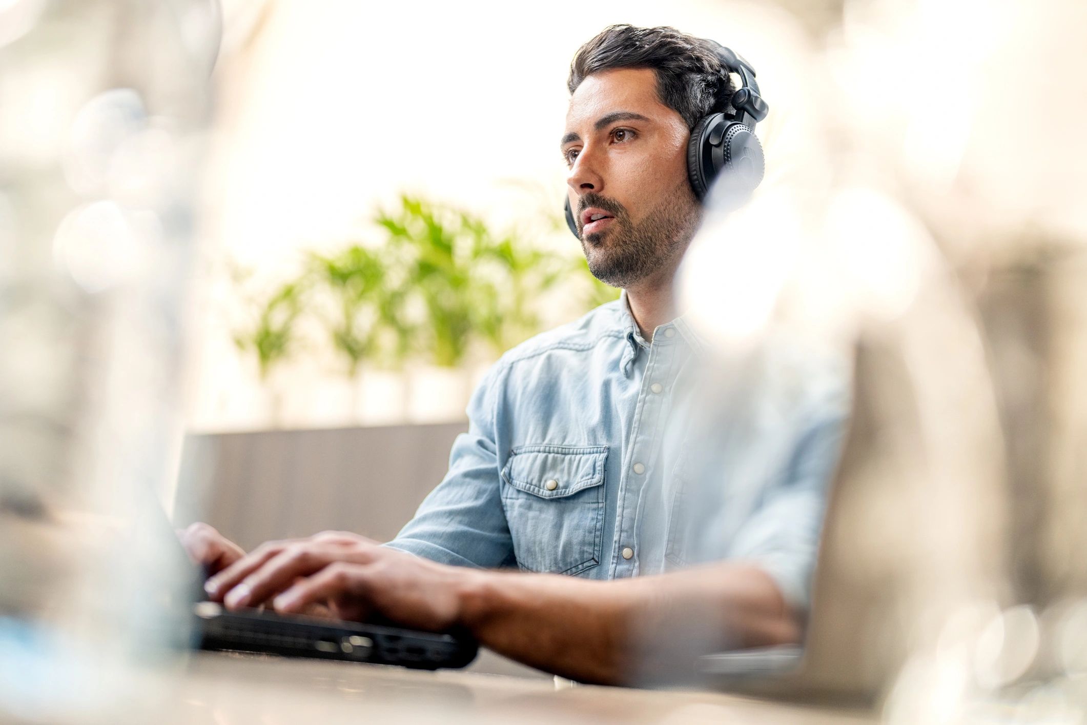 IT support specialist assisting a client in Oak Lawn