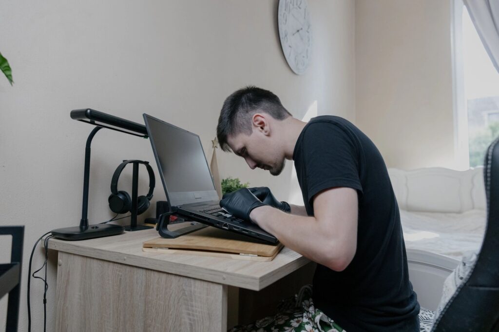 Onsite laptop screen replacement and hardware repair in Dallas TX..
